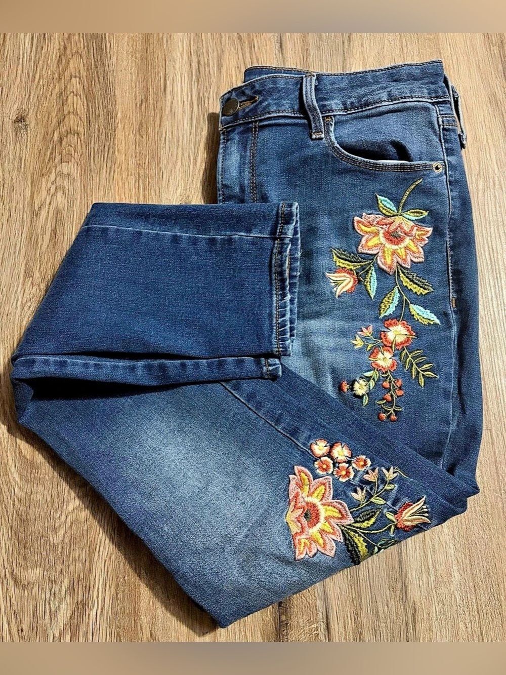 Old Navy Rockstar - Floral Embroidered - Skinny Jeans - Size 8